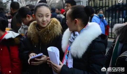 上戏艺考老师表示，化妆的考生一定会扣分，你怎么看？