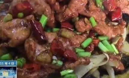 铁板牛肉却是猪肉 店员称吃猪肉好吃