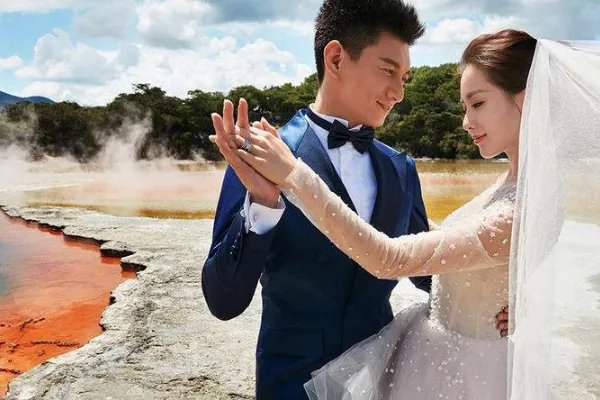 吴奇隆在《奇妙小森林》中说不会让刘诗诗哭，他们两个有多幸福