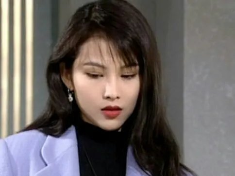 蔡少芬46岁高龄怀二胎，你愿意为了爱情高龄生子吗？