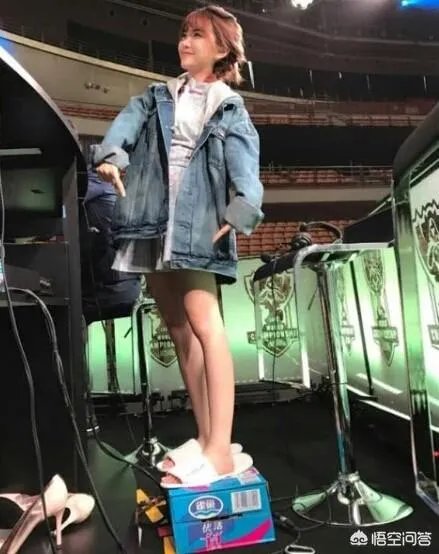 现在的LOL比赛女解说小研离开后是不是意味着女解说的没落？