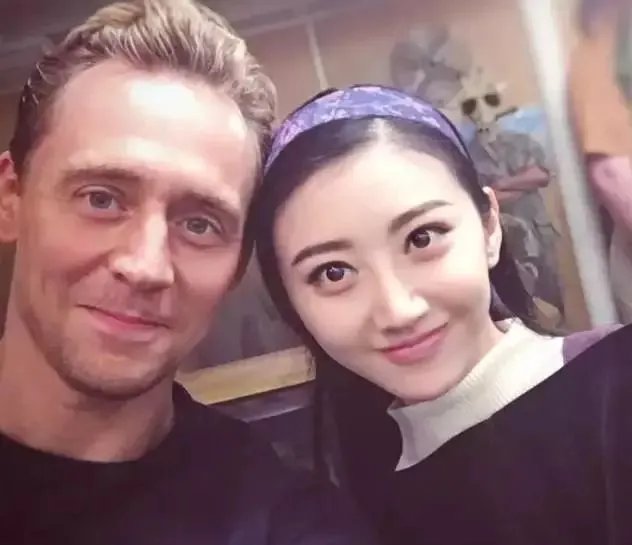 连王思聪都不敢黑她，景甜是什么背景？