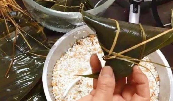 包粽子的制作过程
