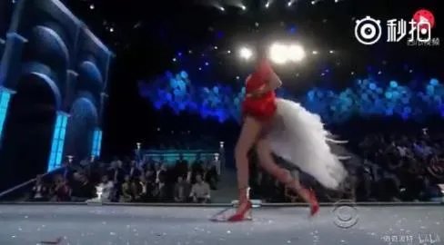 如何看待小kk拥抱奚梦瑶?