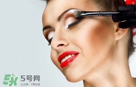 初学者怎么画眼影?初学者如何画眼影?