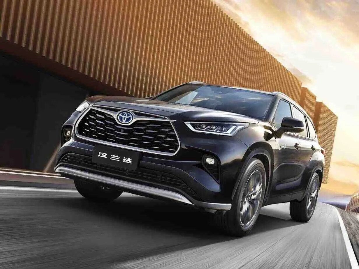 丰田汉兰达油电混合2022款价格及图片