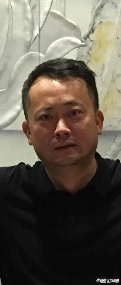 周立波首曝“某某”照片，他可能是谁？这涉及侵犯他人隐私吗？