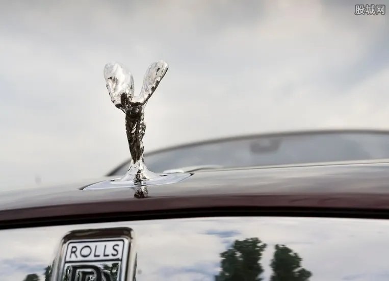 王思聪有多少辆车 王健林儿子王思聪资产有多少