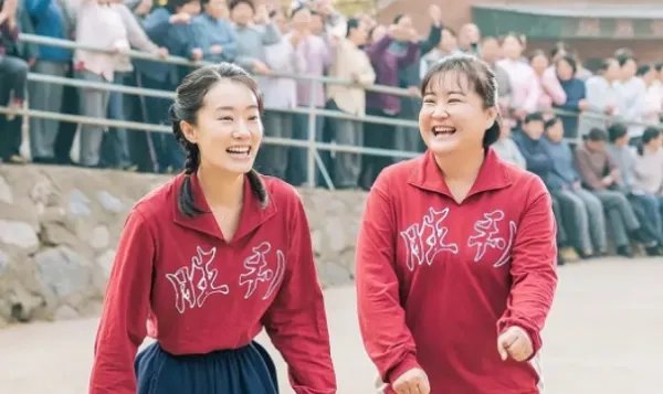 中纪委如何评论《你好，李焕英》？