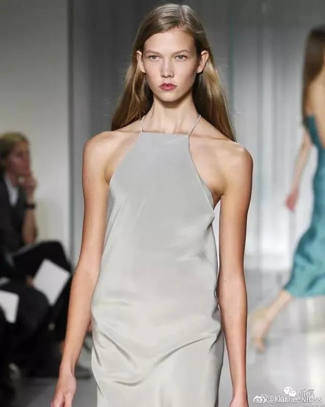 如何看待小kk拥抱奚梦瑶?