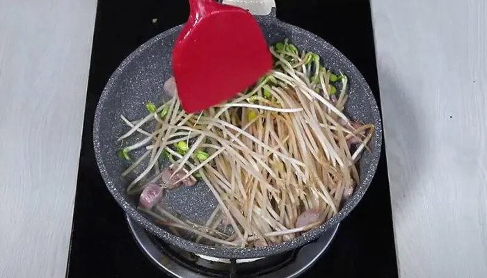 黄豆芽炒肉的做法 黄豆芽炒肉怎么炒