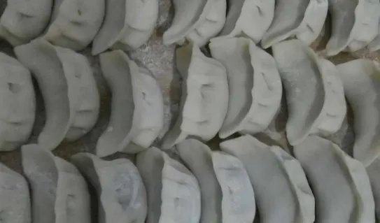 正宗芹菜猪肉饺子馅的做法