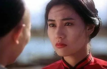 李嘉欣儿子正脸怎么回事:照片眉清目秀显成熟(图)