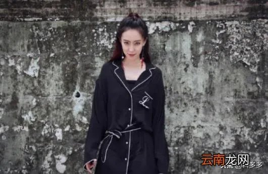 张小斐跟冯巩的关系 张小斐跟冯巩的关系怎么样