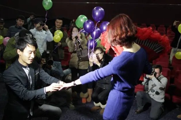 包一场电影院求婚多少钱 电影院怎么求婚