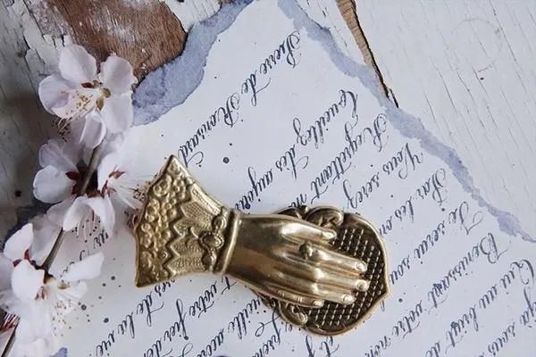 英语书信万能开头结尾怎么写？