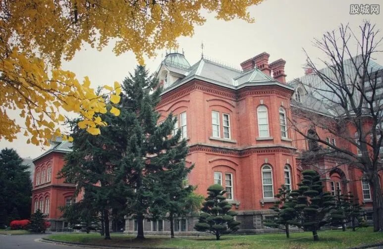 食堂现砂锅大嘴猴 高校食堂再出新招数