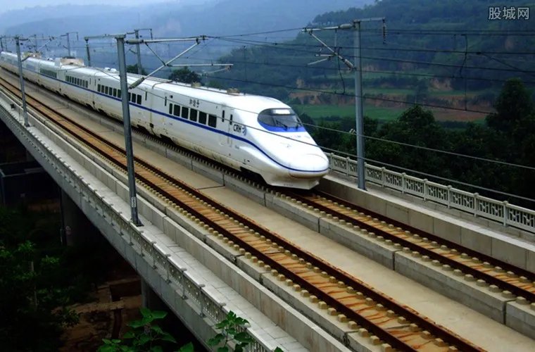 部分动车票价打折 4月28日起票价折扣优惠达20%