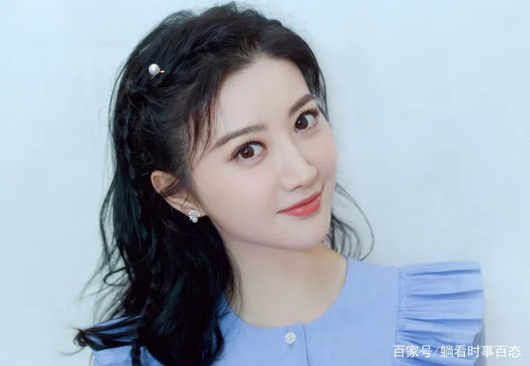 连王思聪都不敢黑她，景甜是什么背景？