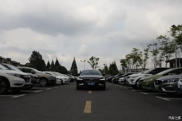 终于有时间了，和大家聊一下提沃尔沃S90一年的感受