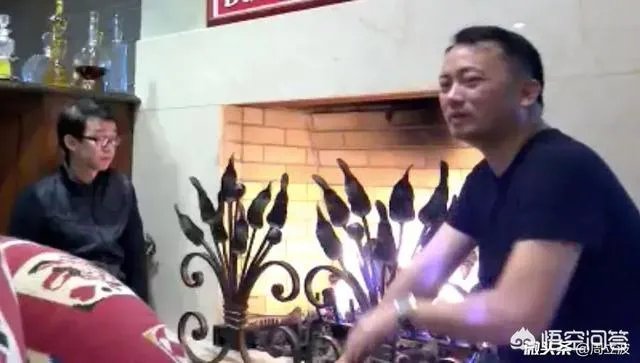 周立波首曝“某某”照片，他可能是谁？这涉及侵犯他人隐私吗？