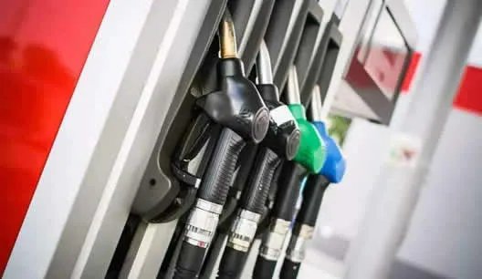 油价十年最大跌幅：具体详情让私家车主一阵高兴