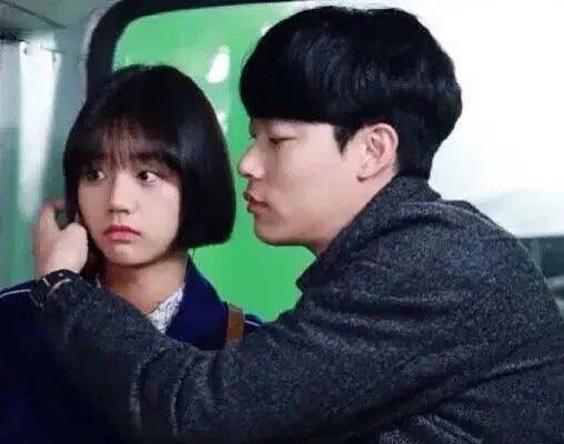 李惠利柳俊烈约会是怎么回事 李惠利柳俊烈约会是什么情况