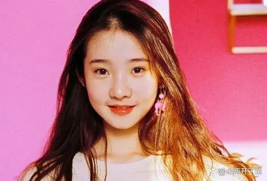 张艺凡为什么被大家称作皇族?她的家庭背景怎么样