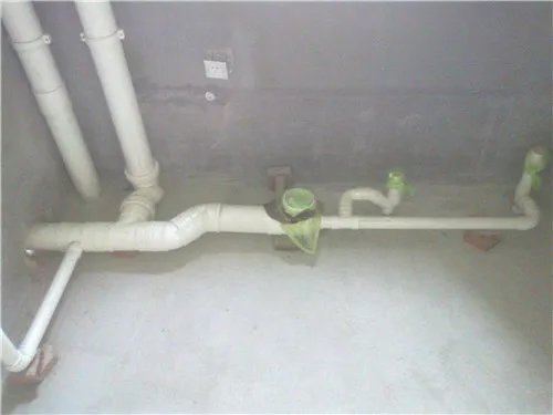 厕所主管道堵塞谁负责