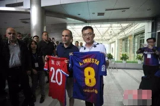 伊涅斯塔开发布会什么原因/具体情况