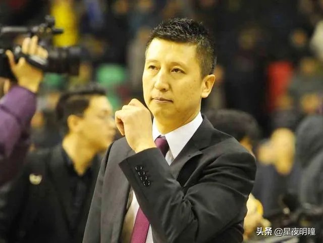 郭士强正式签约广州男篮，他的年薪有多少？会比辽宁时期高吗？