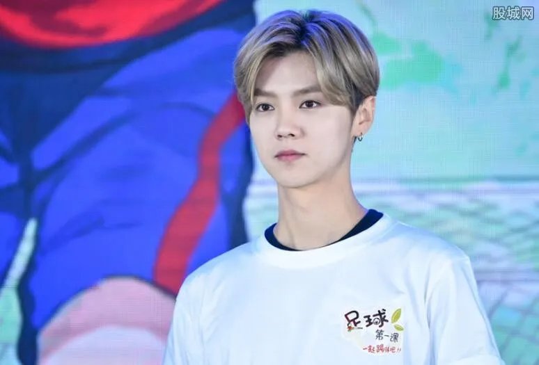 鹿晗解约世勋哭了令人心疼 从此勋鹿CP各奔天涯