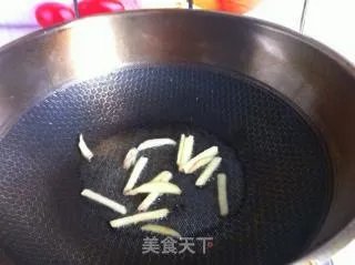 黄鱼煨面
