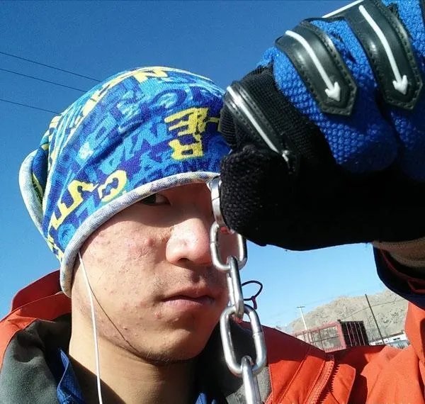 关于西安小伙徒步回家一事，你怎么看？