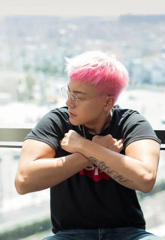 陈伟霆新染粉发效果如何？