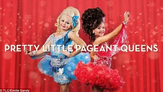 逼3岁女儿参加选美比赛 母亲称是为了她好