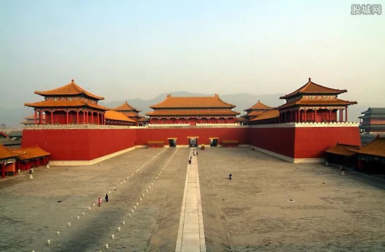 故宫奔驰女高露老公个人资料 女主背景强大有美国豪宅