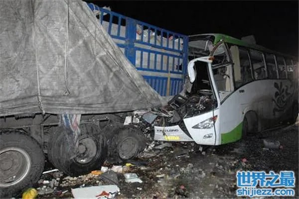 中国最惨的十大车祸：每起均造成严重的伤亡 