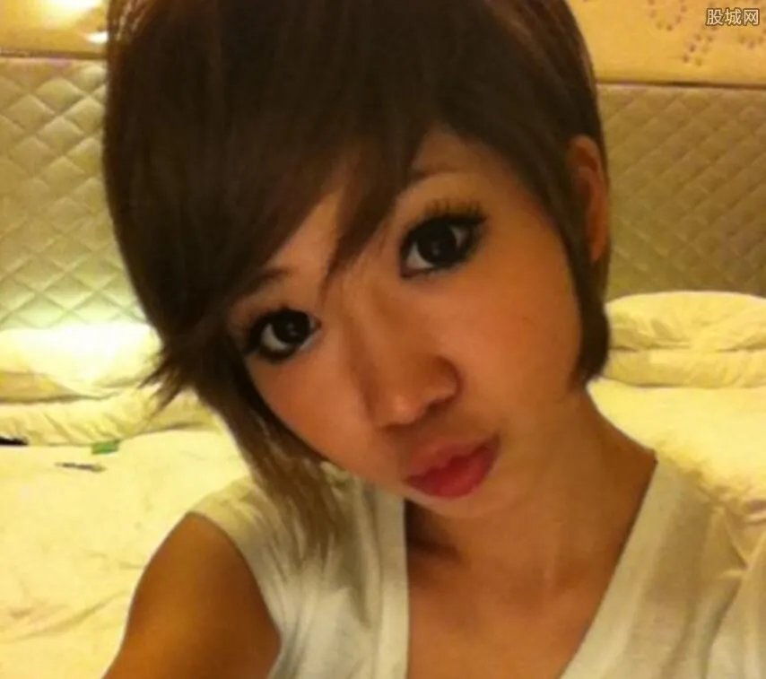 洪辰家庭背景太恐怖 洪辰个人资料揭秘