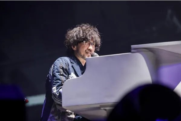 周传雄回应争议事件:没有谁应该是谁的导师