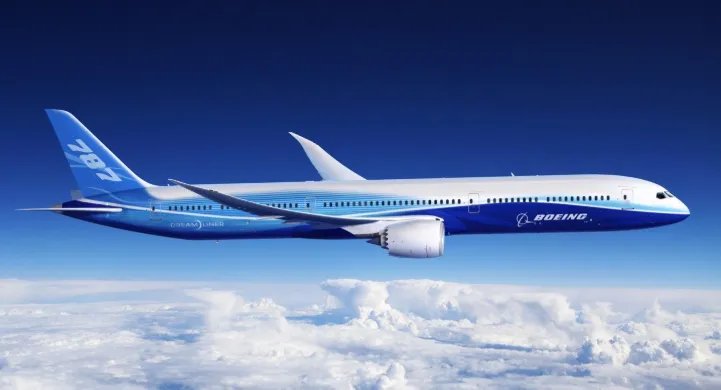 印度客机滑出跑道断成两截，这是什么原因造成的？