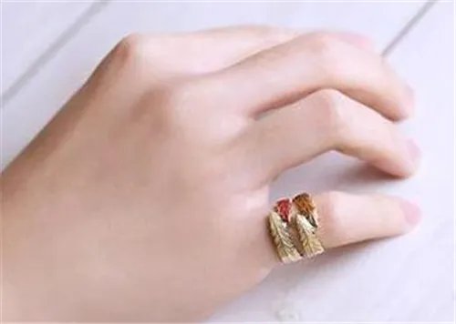 男生戴戒指的含义 男生戴戒指有哪些不同戴法