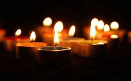 怀念亲人逝世的诗句是什么？