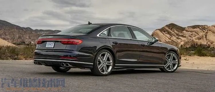 世界上先有红绿灯还是先有汽车
