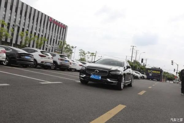 终于有时间了，和大家聊一下提沃尔沃S90一年的感受