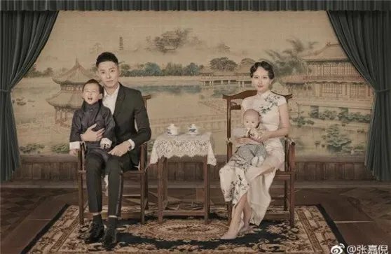 买超Sam父母资料图片背景到底多富有 揭张嘉倪怎么遇到买超的