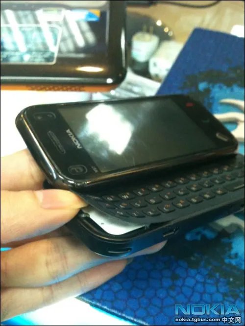 怎样进行诺基亚N97mini拆机图文教程