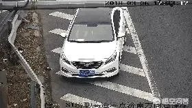 山东一司机在高速上仅1分钟驾照被扣30分，你怎么看？