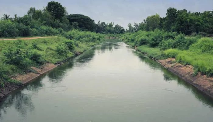 红旗渠的故事及由来 建造红旗渠的故事及由来