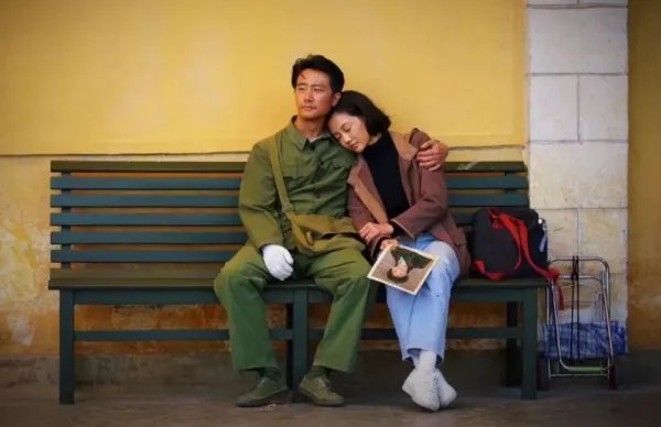 芳华讲的是什么